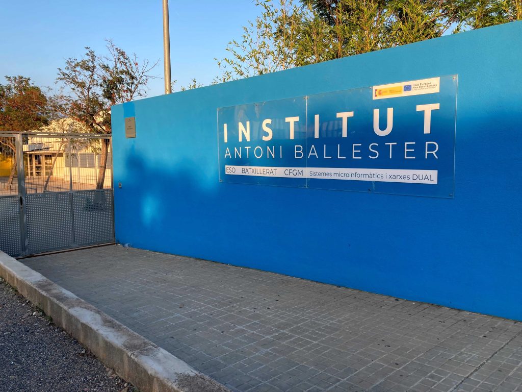Consulta l’oferta educativa de l’Institut Antoni Ballester a Mont-roig del Camp: ESO, Batxillerat, Formació Professional i programes formatius.